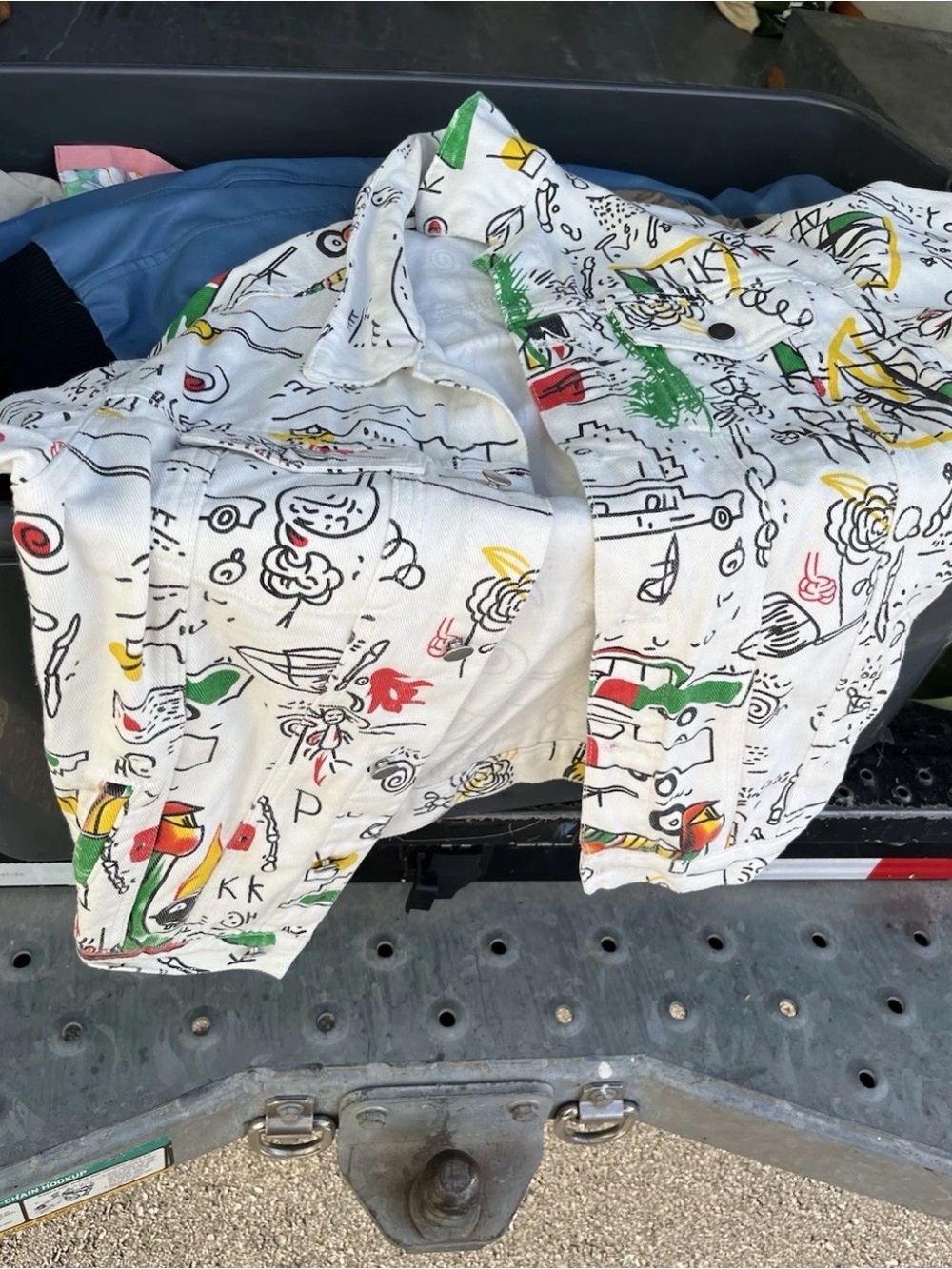 SHEIN White Short-Sleeve Graphic Casual Shirt with Multicolor Doodles